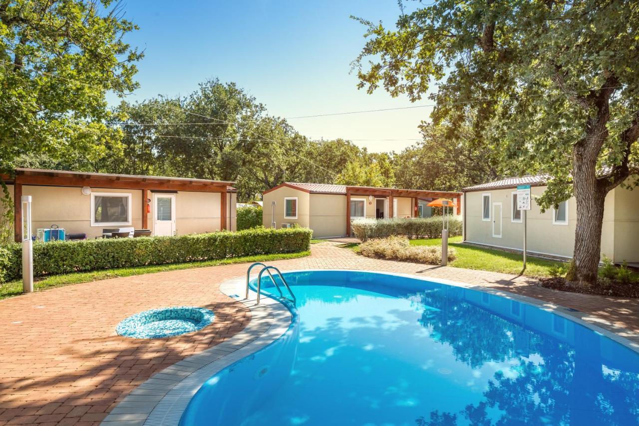 Camping Ulika Mobile Homes - Naturist Cervar-Porat Luaran gambar