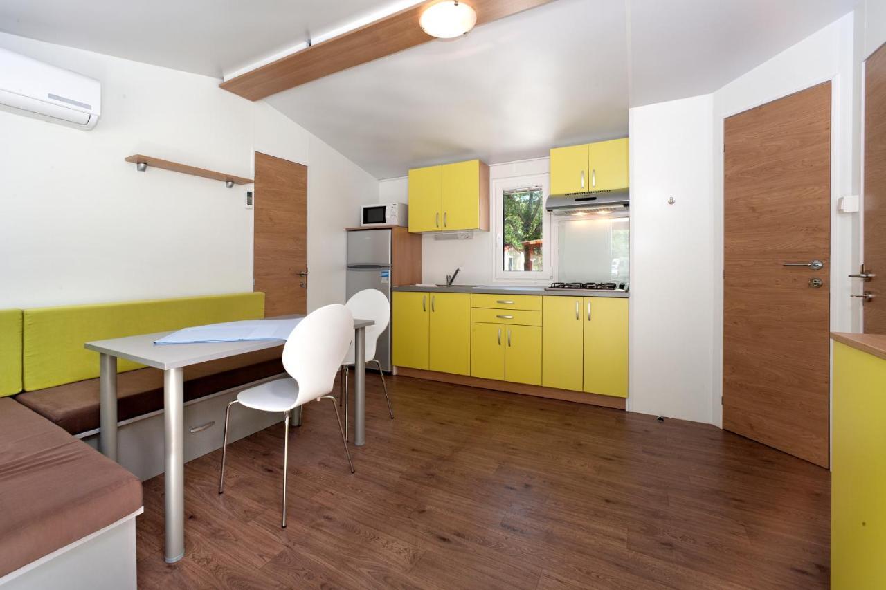 Camping Ulika Mobile Homes - Naturist Cervar-Porat Luaran gambar