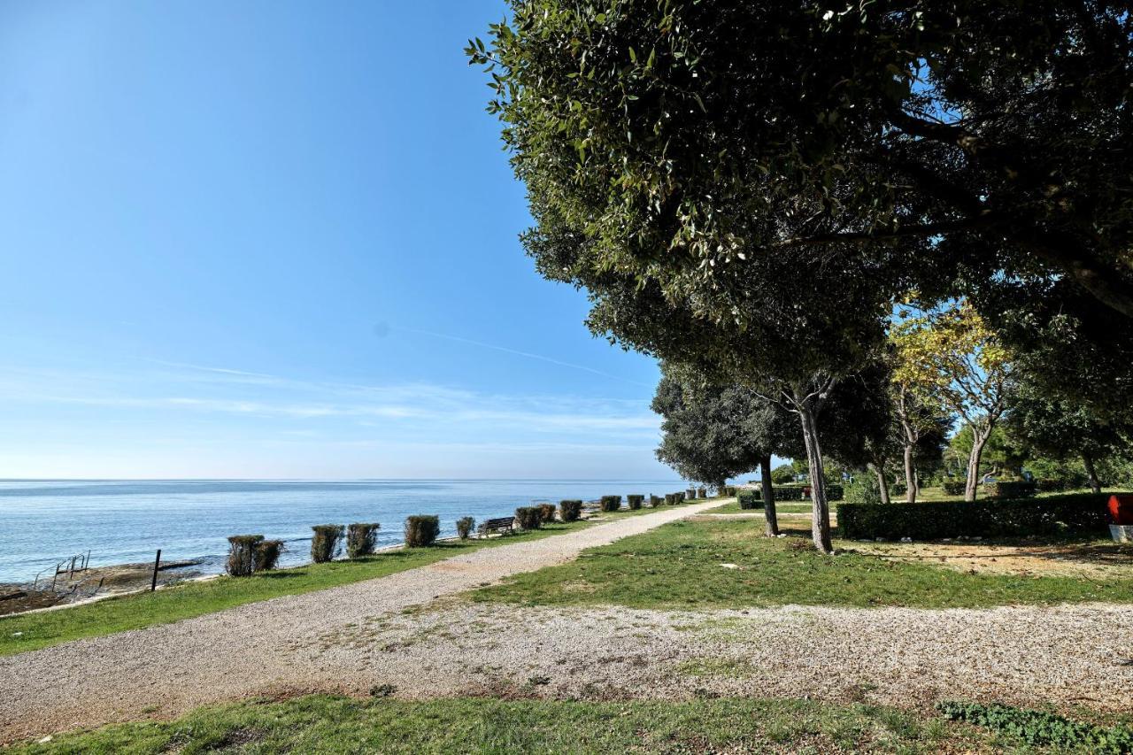 Camping Ulika Mobile Homes - Naturist Cervar-Porat Luaran gambar