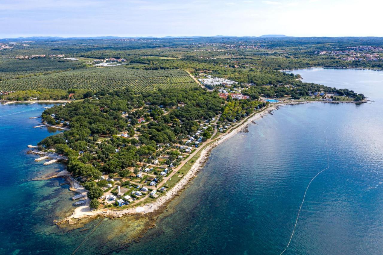 Camping Ulika Mobile Homes - Naturist Cervar-Porat Luaran gambar