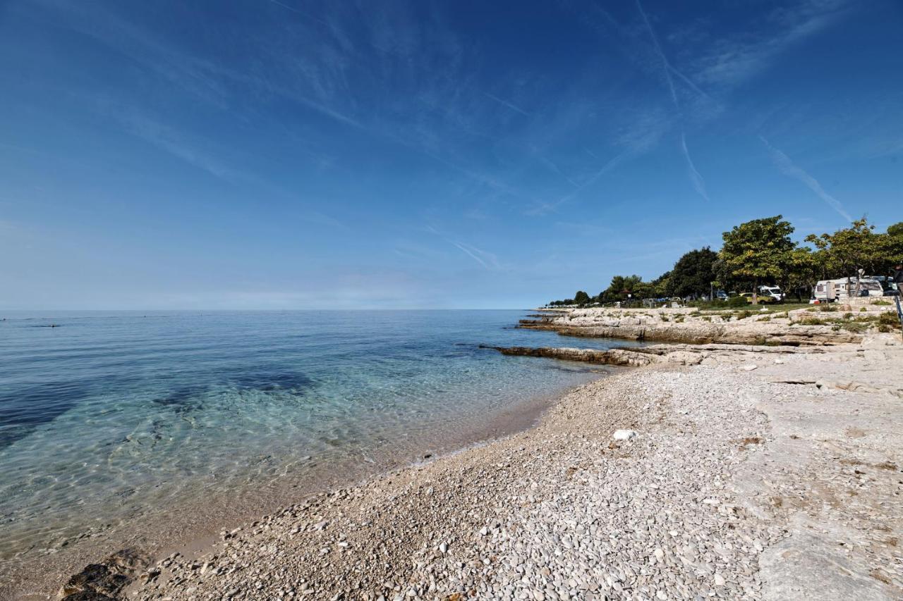 Camping Ulika Mobile Homes - Naturist Cervar-Porat Luaran gambar