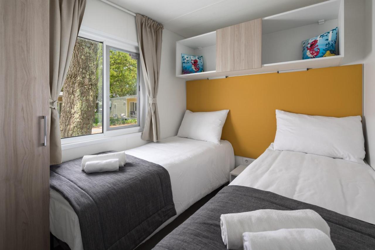 Camping Ulika Mobile Homes - Naturist Cervar-Porat Luaran gambar
