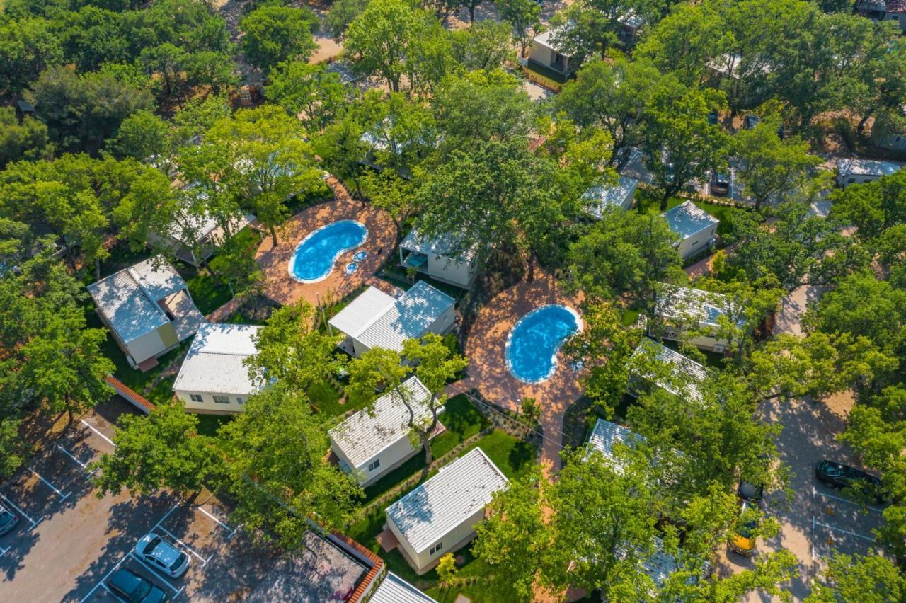 Camping Ulika Mobile Homes - Naturist Cervar-Porat Luaran gambar