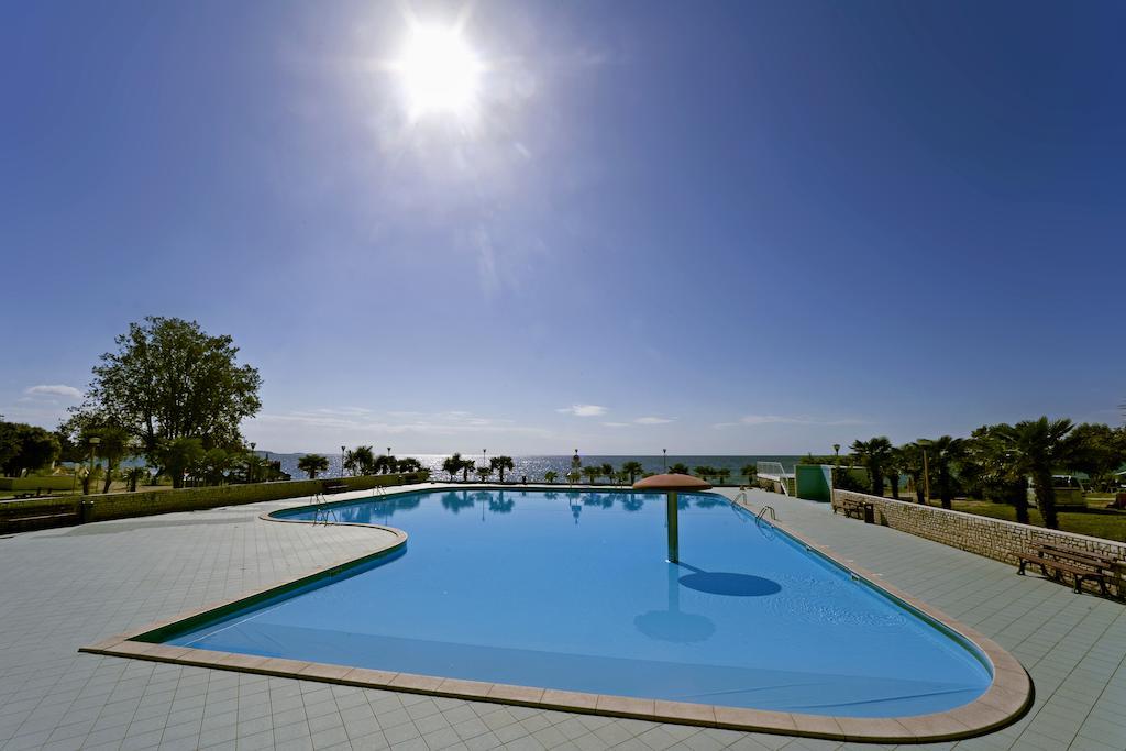 Camping Ulika Mobile Homes - Naturist Cervar-Porat Luaran gambar
