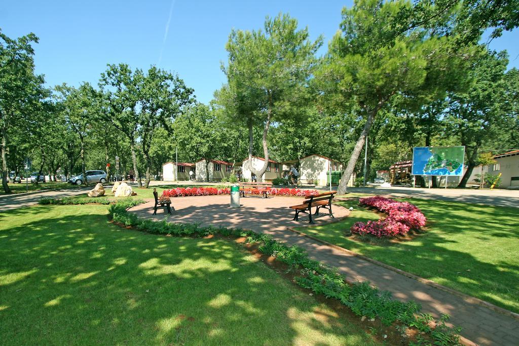 Camping Ulika Mobile Homes - Naturist Cervar-Porat Luaran gambar